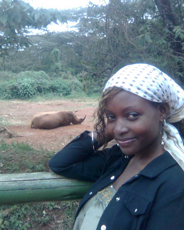 Date this happy Uganda girl Esther from Kampala UG3