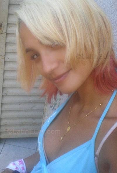 Date this happy Brazil girl Thumilla from Porangatu BR708