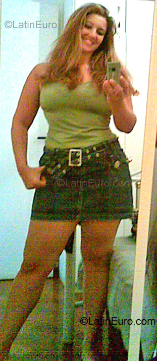 Date this good-looking Brazil girl Andrea from Sao Paulo BR854