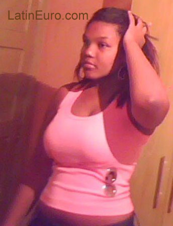 Date this lovely Brazil girl Natlia from Rio De Janeiro BR865