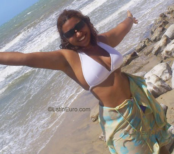 Date this nice looking Brazil girl Denise Dominique from  BR927