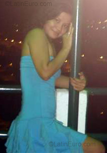 Date this lovely Colombia girl Linssay from Girardot CO830