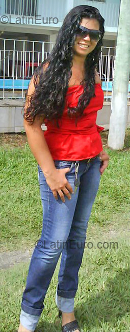 Date this cute Brazil girl Cristiane Viana from Rio De Janeiro BR1166