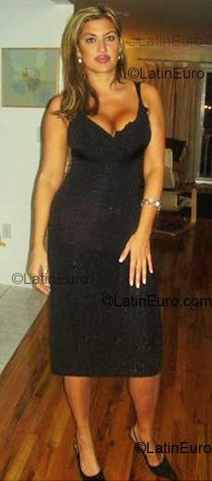 Date this sensual Brazil girl Patricia from Novo Hamburgo BR1181