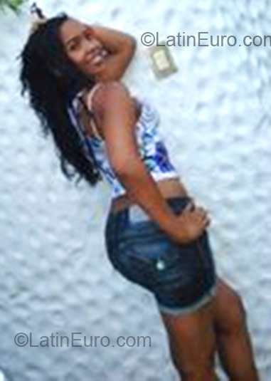 Date this delightful Brazil girl Elane from Salvador BR1230