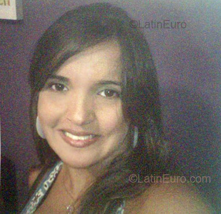 Date this happy Brazil girl Fernanda from Rio de Janeiro BR1262