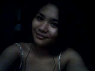 Date this lovely Philippines girl Lezi from Badoc PH87