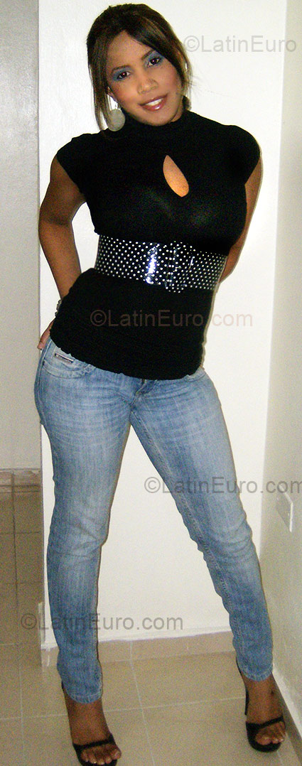 Date this exotic Dominican Republic girl Eridania nicaury from Santo Domingo DO1208