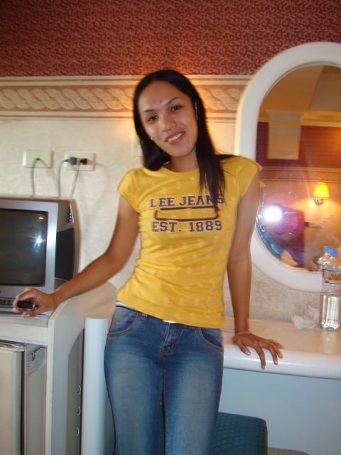 Date this foxy Philippines girl Louvelle from General Santos City PH200