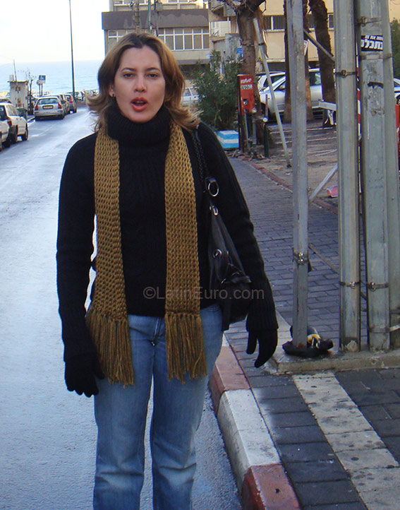 Date this sultry Brazil girl Luiza from Campina Grande BR1490