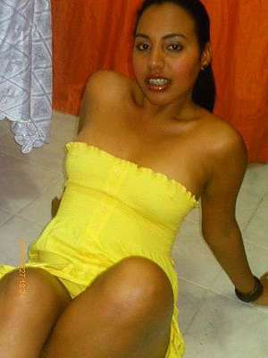 Date this happy Dominican Republic girl Anyolina from Santiago RP15