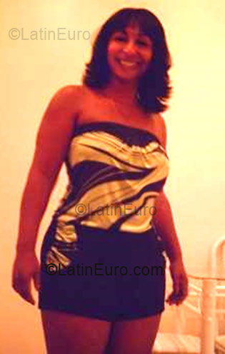 Date this young Brazil girl Elaine from Curitiba BR1647