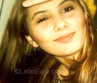 Date this sensual Brazil girl Ana Paula from Vitoria BR1689