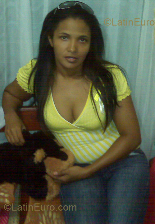 Date this pretty Dominican Republic girl Maria from Santo Domingo DO1678