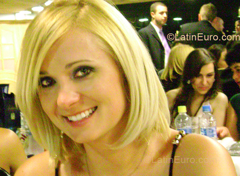 Date this sensual Brazil girl Chelen from Curitiba BR1995