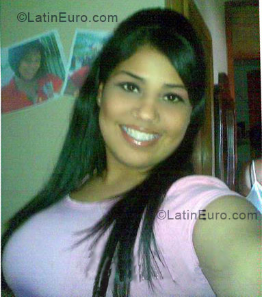 Date this hot Dominican Republic girl Yirandi from Santo Domingo DO3282