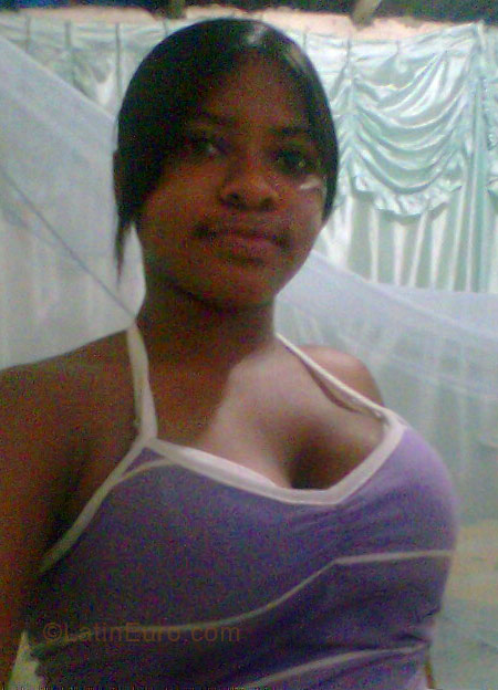 Date this good-looking Dominican Republic girl DALEXIS from san pedro de macoris DO3294