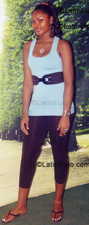 Date this funny Cameroon girl Vanessa from Yaounde CM54