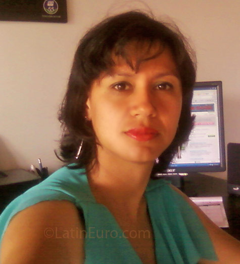 Date this stunning Colombia girl Ofir from Cartago CO2917