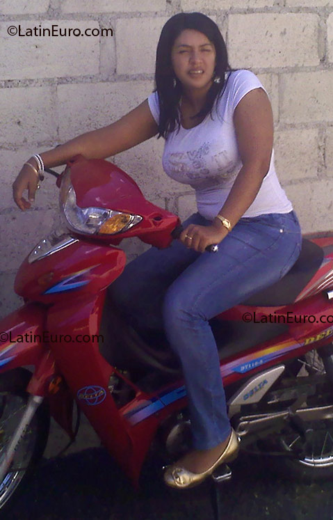 Date this gorgeous Dominican Republic girl Graciela from El Seibo DO3328