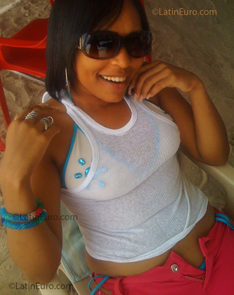 Date this funny Dominican Republic girl Marilenny from Santo Domingo DO3381