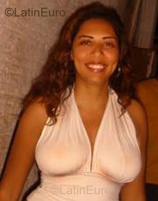 Date this voluptuous Brazil girl Isabel Cristina from Franca BR6355