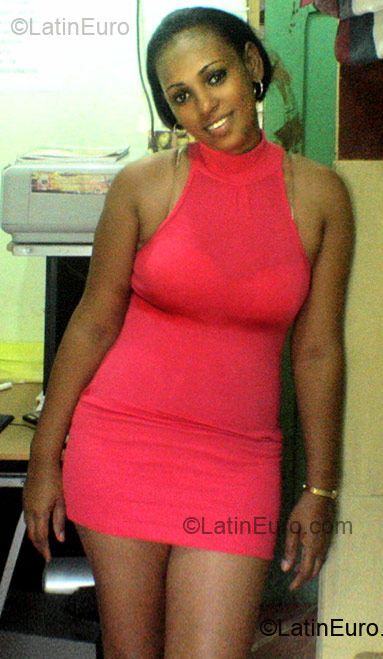 Date this hot Dominican Republic girl Magdanely from Santo Domingo Norte DO3431