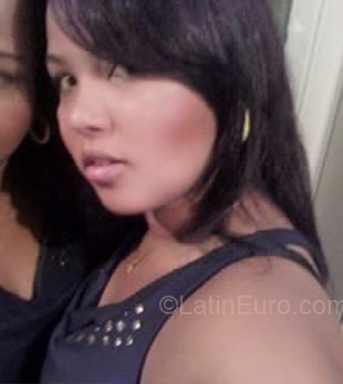 Date this hot Brazil girl Cintia from Itaperuna BR2404