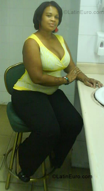 Date this passionate Dominican Republic girl Carolina from Santo Domingo DO3590