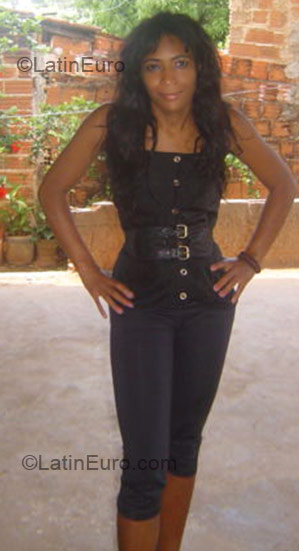 Date this stunning Brazil girl Vania from Goiania BR5153