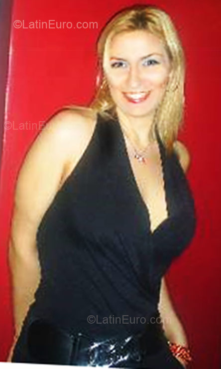 Date this athletic Brazil girl Maria from Sao Paulo BR2583