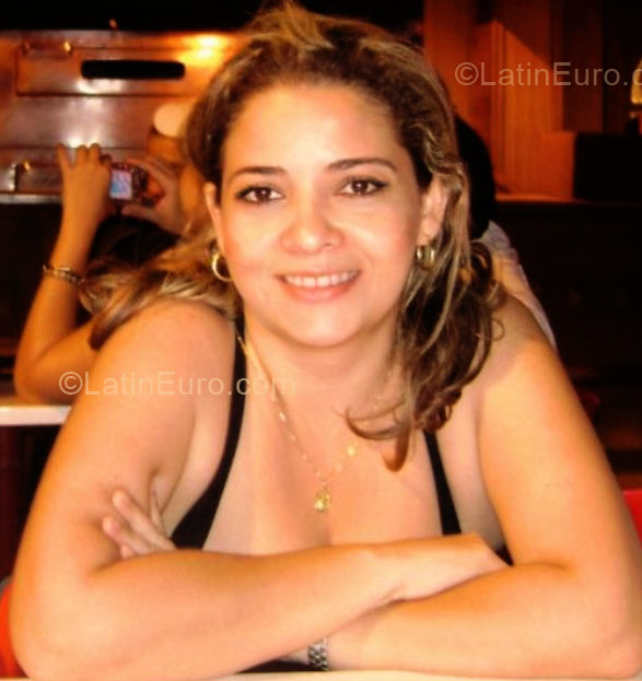 Date this foxy Colombia girl Lara from Cucuta CO3516