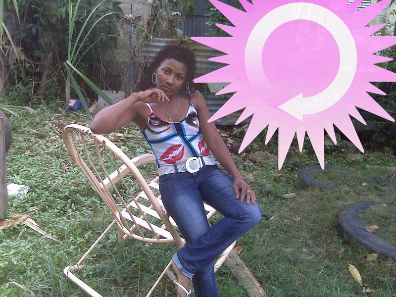 Date this foxy Dominican Republic girl Olga-lishotmail from Santo Domingo LR12