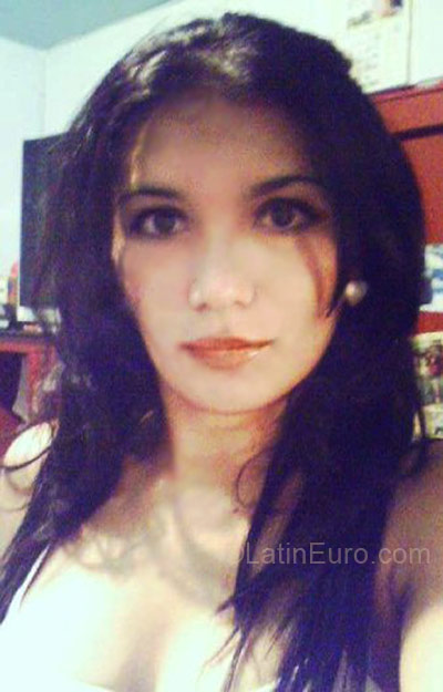 Date this voluptuous Colombia girl Lina from Ibague CO3903