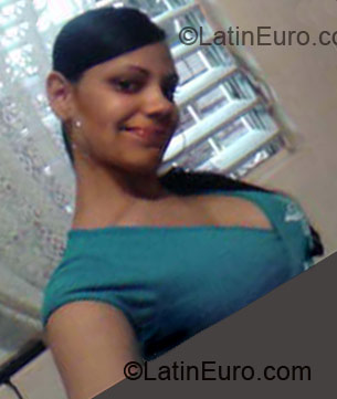 Date this pretty Dominican Republic girl Carolina from Santo Domingo DO4137