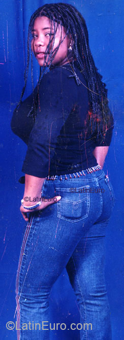 Date this young Honduras girl Daniela from Trujillo HN210