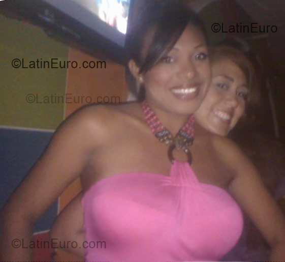 Date this charming Colombia girl Grace from Barranquilla CO4096