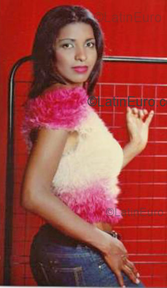 Date this nice looking Brazil girl BRUNA from Belo Horizonte BR5956