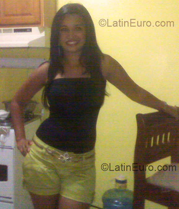 Date this fun Dominican Republic girl Venus from Santo Domingo DO4337