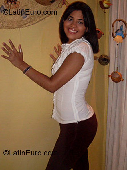 Date this charming Colombia girl Taviani from Barranquilla CO4343