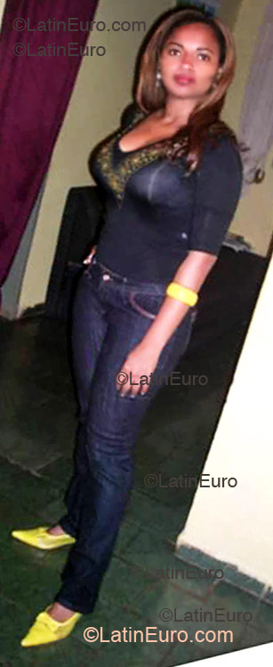 Date this charming Brazil girl Keila from Goiania BR5773