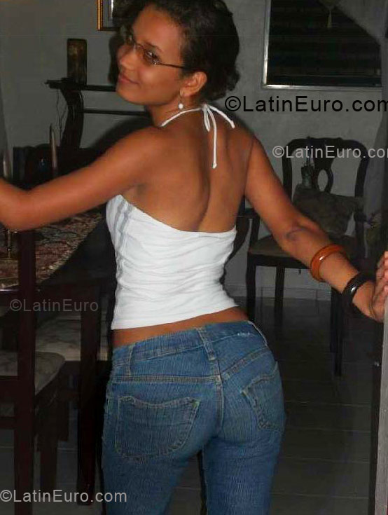 Date this georgeous Dominican Republic girl Maria from Santo Domingo DO4535