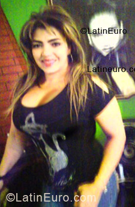 Date this cute Colombia girl Luna from Medellin CO4481