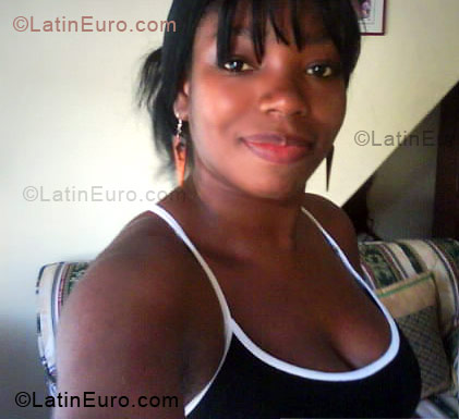 Date this nice looking Colombia girl Johana from Cali CO4494