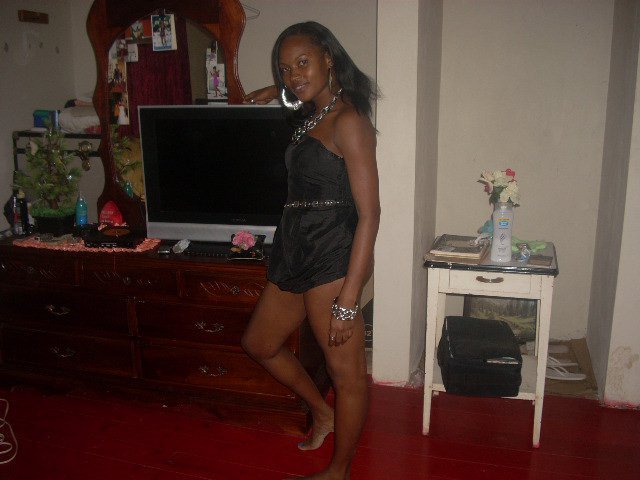 Date this young Jamaica girl Desmarie from Kingston JM101
