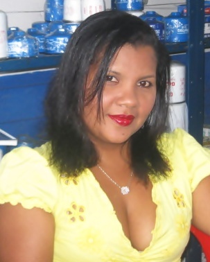 Date this voluptuous Colombia girl Yuris from Cartagena CO4605