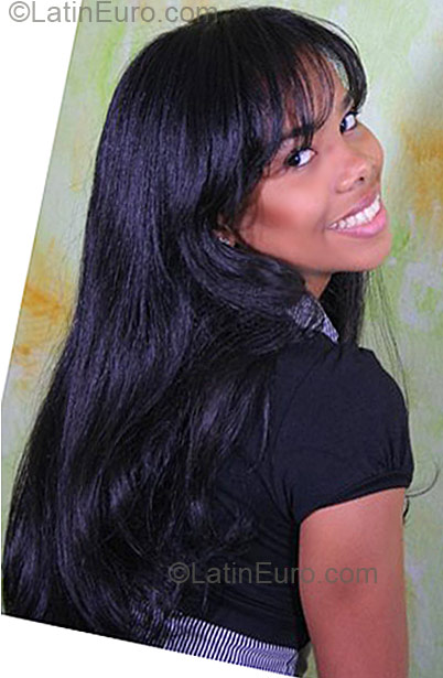 Date this passionate Dominican Republic girl Iluminada from Santo Domingo DO4797