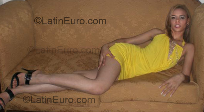 Date this georgeous Dominican Republic girl Cristina Altagracia from La Vega DO11048