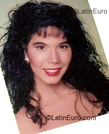 Date this gorgeous Brazil girl Darla from Rio de Janeiro BR3470