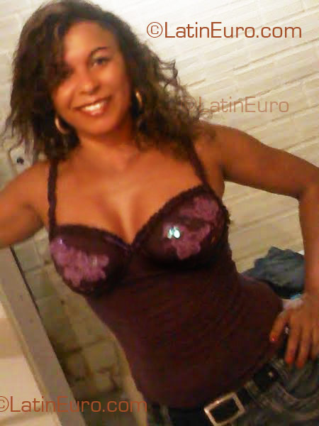 Date this hot Brazil girl Valdenice from Petrolina BR3513